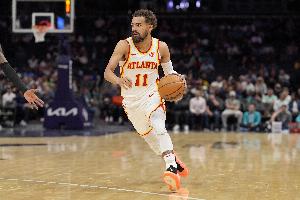 开云官方平台-两节打爆!老鹰第二节和第三节净胜雄鹿多达33分!