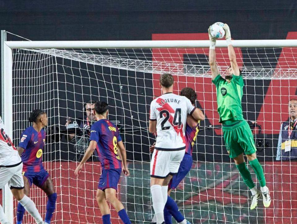 开云官方平台-巴萨差点被打1-4!24岁门神6扑让对手怀疑人生 3挡必进球+含2单刀