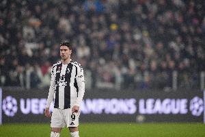 记者：弗拉霍维奇仍单独训练，尤文认为他可能赶上对阵拉齐奥