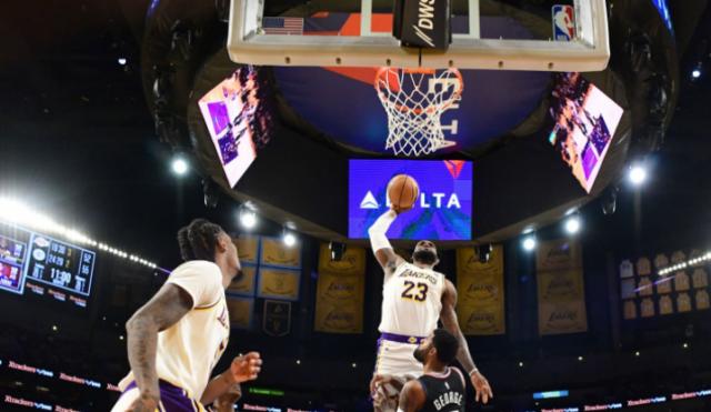 开云数字工具-头号关键先生!39岁詹皇攻防一体:防到小卡6中0